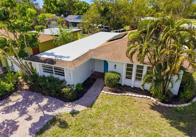Photo 2 of Single family home for sale at 1097 Willis Ave, Sarasota, FL 34232 | MLS# A4685461 | Listing updated on 2026-09-15