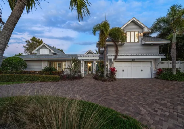 Photo 1 of Single family home for sale at 109 Driftwood Ln, Largo, FL 33770 | MLS# TB8484607 | Listing updated on 2026-09-15