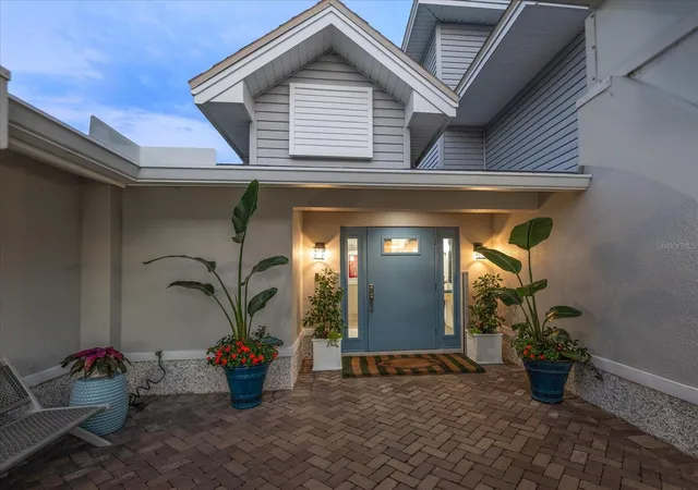 Photo 4 of Single family home for sale at 109 Driftwood Ln, Largo, FL 33770 | MLS# TB8484607 | Listing updated on 2026-09-15