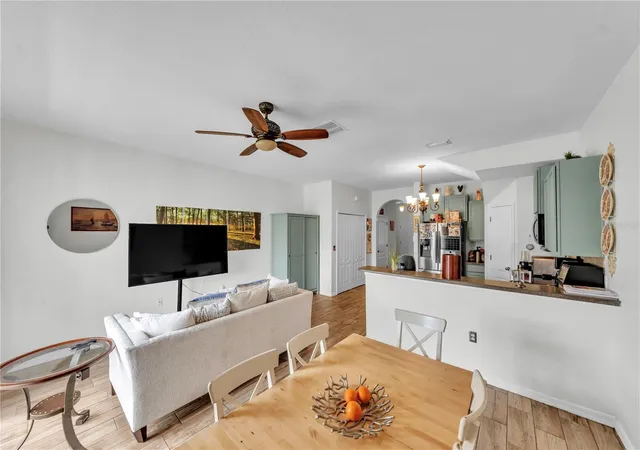 Photo 3 of Townhouse for sale at 1939 Greenwood Valley Dr, Plant City, FL 33563 | MLS# L4960110 | Listing updated on 2026-09-10