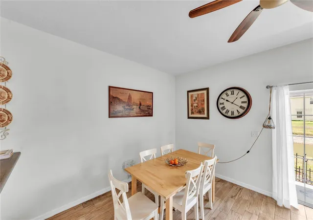 Photo 3 of Townhouse for sale at 1939 Greenwood Valley Dr, Plant City, FL 33563 | MLS# L4960110 | Listing updated on 2026-10-08