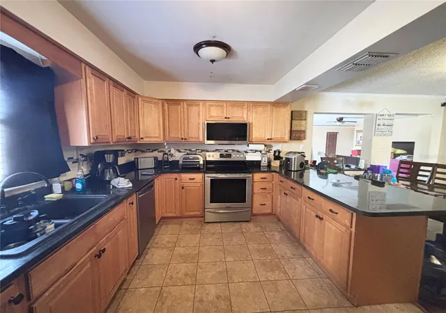 Photo 3 of Single family home for sale at 103 Davis St, Auburndale, FL 33823 | MLS# L4960131 | Listing updated on 2026-09-11