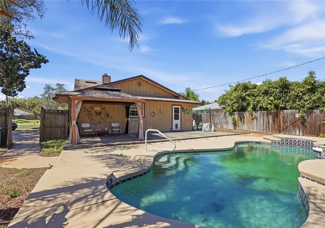 Photo 2 of Sale Pending at 3131 Juniper Dr, Edgewater, FL 32141 | MLS# O6389398 | Listing updated on 2026-10-09