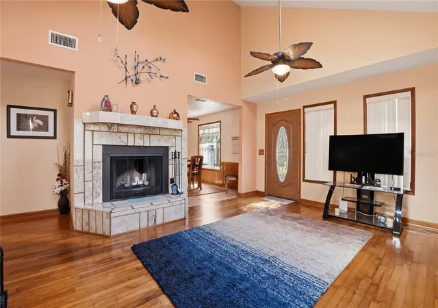 Photo 3 of Sale Pending at 3131 Juniper Dr, Edgewater, FL 32141 | MLS# O6389398 | Listing updated on 2026-10-09