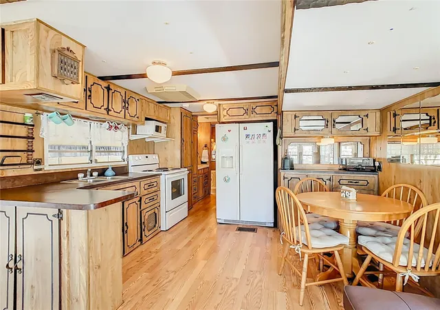 Photo 2 of Manufactured home for sale at 9000 US Hwy 192 #407, Clermont, FL 34714 | MLS# S5145562 | Listing updated on 2026-09-11