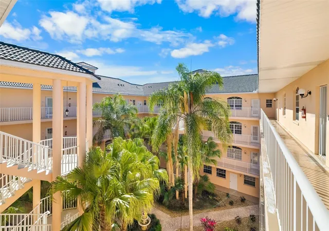 Photo 3 of Condo for sale at 1522 Gondola Park Dr #1522, Venice, FL 34292 | MLS# A4685801 | Listing updated on 2026-09-11