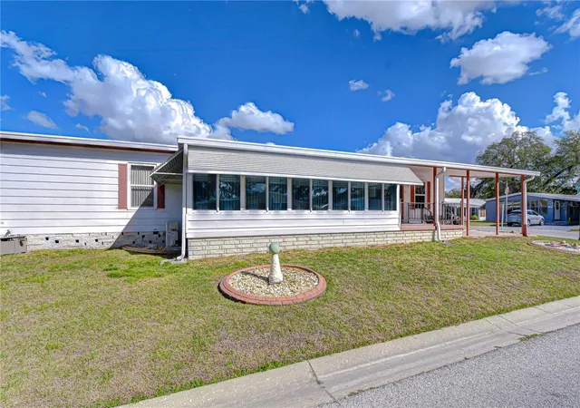 Photo 2 of Manufactured home for sale at 35909 Bueno Dr, Zephyrhills, FL 33541 | MLS# TB8485564 | Listing updated on 2026-09-09