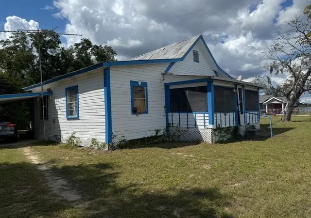 Photo 1 of Sale Pending at 107 Mason Rd, Interlachen, FL 32148 | MLS# TB8485581 | Listing updated on 2026-09-10