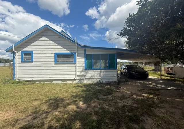 Photo 2 of Sale Pending at 107 Mason Rd, Interlachen, FL 32148 | MLS# TB8485581 | Listing updated on 2026-09-10
