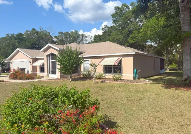 Photo 3 of Single family home for sale at 1001 Ne 22nd Avenue, Ocala, FL 34470 | MLS# OM720641 | Listing updated on 2026-09-14