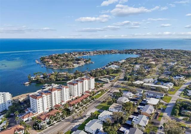 Listing Photo 5 - Condo for sale in building located at 1338 Snell Isle Blvd Ne, ST PETERSBURG, FL 33704 - Unit #2