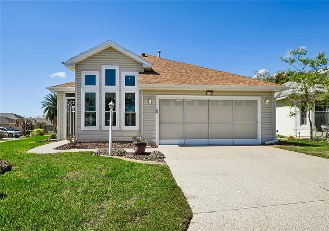 Photo 3 of Single family home for sale at 6105 Dory Way, Tavares, FL 32778 | MLS# OM720727 | Listing updated on 2026-10-07