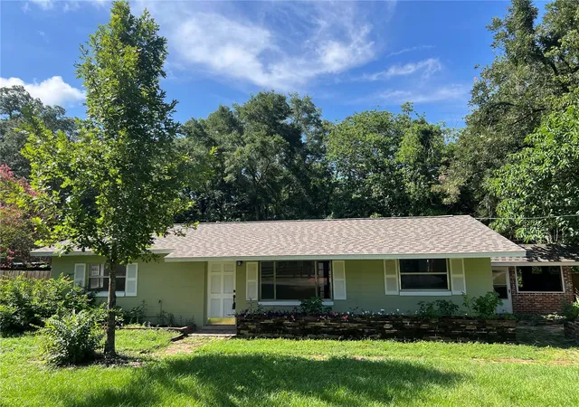 Photo 2 of Single family home for sale at 1204 Ne 32nd Place, Ocala, FL 34479 | MLS# OM720849 | Listing updated on 2026-10-08