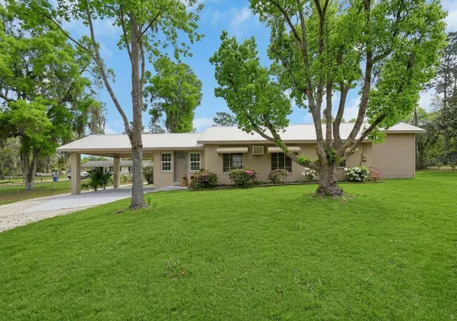 Photo 1 of Single family home for sale at 4611 Grand Ave, De Leon Springs, FL 32130 | MLS# V4947922 | Listing updated on 2026-09-24