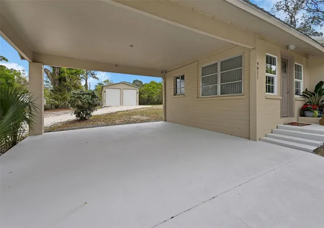Photo 4 of Single family home for sale at 4611 Grand Ave, De Leon Springs, FL 32130 | MLS# V4947922 | Listing updated on 2026-10-09