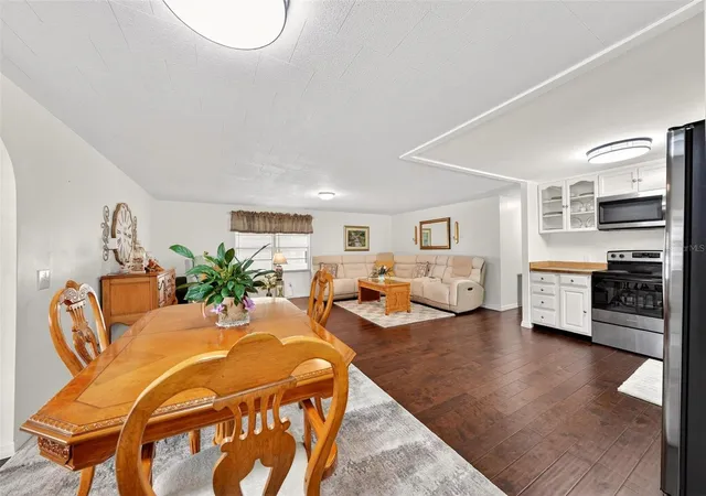 Photo 3 of Manufactured home for sale at 7 Cocos Plumosa Dr #A, Eustis, FL 32726 | MLS# G5109650 | Listing updated on 2026-10-03