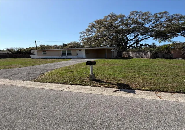 Photo 2 of Single family home for sale at 972 Cedarwood Ave, Dunedin, FL 34698 | MLS# TB8487041 | Listing updated on 2026-09-10