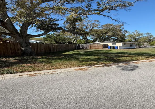 Photo 3 of Single family home for sale at 972 Cedarwood Ave, Dunedin, FL 34698 | MLS# TB8487041 | Listing updated on 2026-09-10