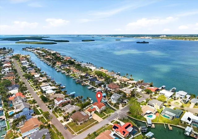 Photo 3 of Single family home for sale at 350 Harbor Psge, Clearwater Beach, FL 33767 | MLS# TB8487226 | Listing updated on 2026-09-15
