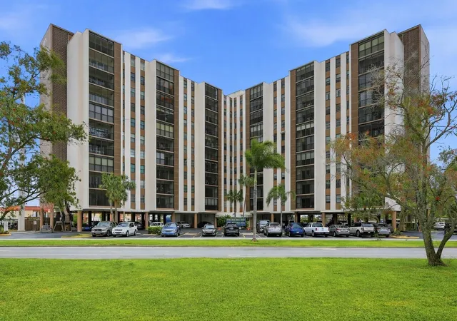 Photo 1 of Condo for sale at 10355 Paradise Blvd #608, Treasure Island, FL 33706 | MLS# TB8487384 | Listing updated on 2026-10-03