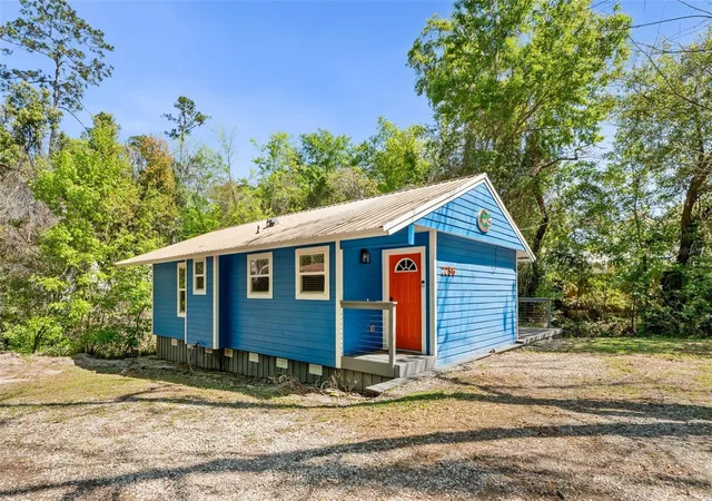 Photo 1 of Single family home for sale at 2256 W University Ave, Gainesville, FL 32603 | MLS# GC538547 | Listing updated on 2026-09-11