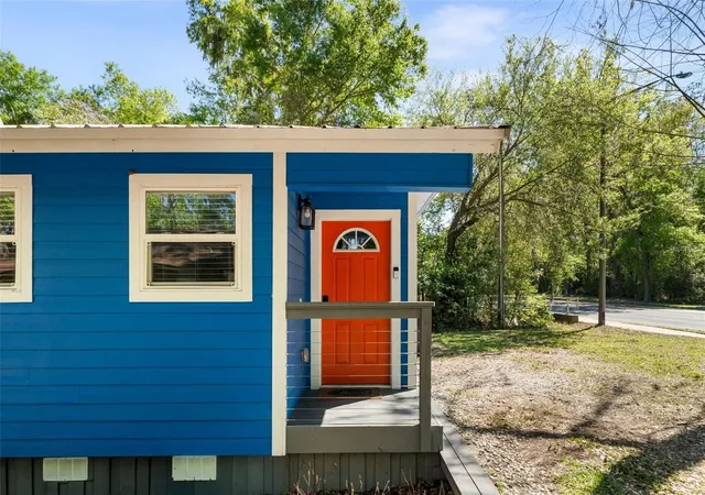 Photo 3 of Single family home for sale at 2256 W University Ave, Gainesville, FL 32603 | MLS# GC538547 | Listing updated on 2026-09-11
