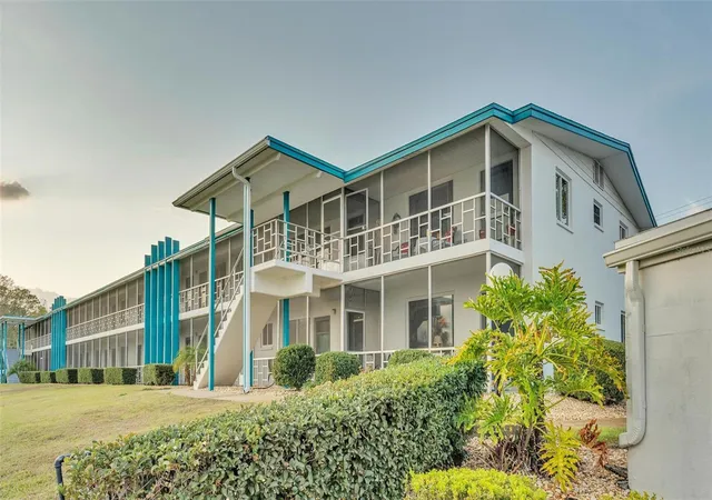 Photo 1 of Condo for sale at 1600 W Lake Parker Dr #B9, Lakeland, FL 33805 | MLS# L4960345 | Listing updated on 2026-09-11