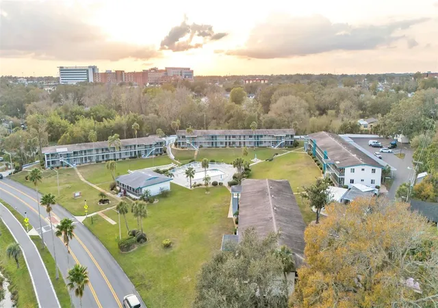 Photo 2 of Condo for sale at 1600 W Lake Parker Dr #B9, Lakeland, FL 33805 | MLS# L4960345 | Listing updated on 2026-09-11