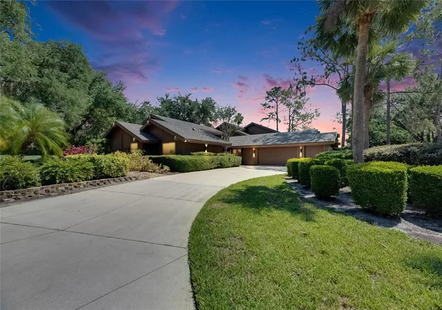 Photo 1 of Single family home for sale at 29903 Baywood Ln, Wesley Chapel, FL 33543 | MLS# TB8488077 | Listing updated on 2026-09-15