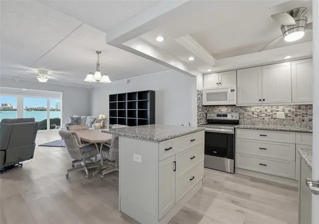 Listing Photo 5 - Condo for sale in building located at 868 Bayway Blvd, Clearwater, FL 33767 - Unit #101