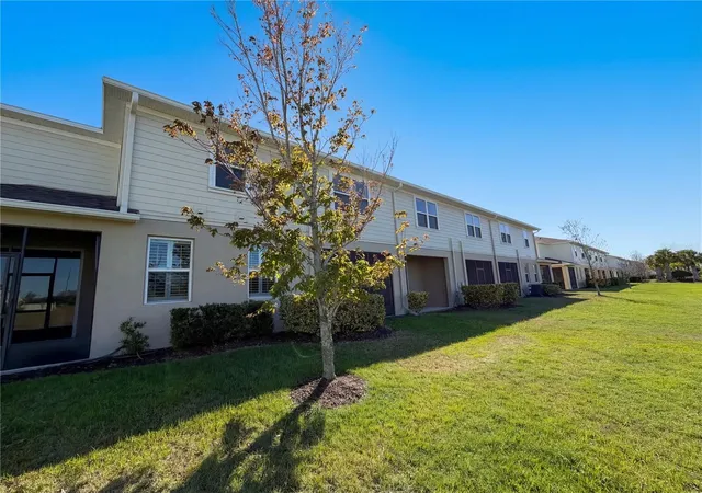 Photo 4 of Sale Pending at 10844 Verawood Dr, Riverview, FL 33579 | MLS# O6392127 | Listing updated on 2026-10-02