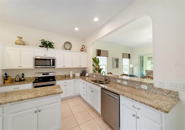 Photo 1 of Single family home for sale at 10948 Se 167th Place, Summerfield, FL 34491 | MLS# OM721195 | Listing updated on 2026-09-15