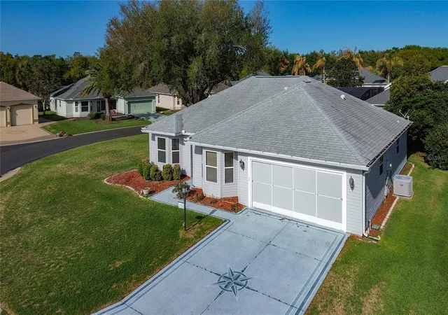Photo 3 of Sale Pending at 2129 Zaragoza Pl, Lady Lake, FL 32159 | MLS# G5109884 | Listing updated on 2026-09-13