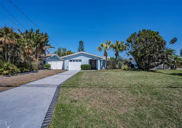 Photo 3 of Single family home for sale at 3931 Headsail Dr, New Port Richey, FL 34652 | MLS# TB8488804 | Listing updated on 2026-09-29