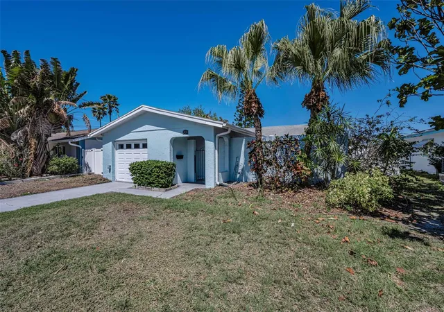 Photo 3 of Single family home for sale at 3931 Headsail Dr, New Port Richey, FL 34652 | MLS# TB8488804 | Listing updated on 2026-09-29