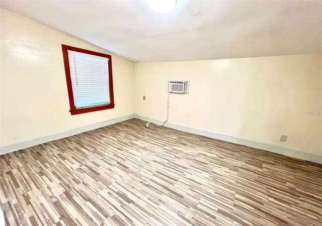 Photo 4 of Single family home for sale at 343 Weaver Ave, Lake Wales, FL 33853 | MLS# S5146233 | Listing updated on 2026-10-06