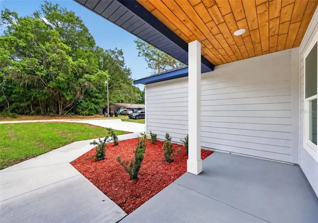 Photo 3 of Single family home for sale at 13761 SW 114th Place, Dunnellon, FL 34432 | MLS# OM721252 | Listing updated on 2026-09-28