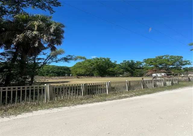 Photo 3 of Sale Pending at 1565 Creek Rd, Wesley Chapel, FL 33543 | MLS# TB8489153 | Listing updated on 2026-09-12