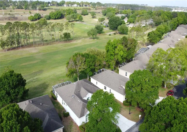 Photo 3 of Single family home for sale at 3828 Avon Ct, Clermont, FL 34711 | MLS# G5109955 | Listing updated on 2026-09-15