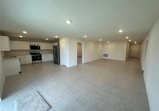 Photo 3 of Sale Pending at 260 Spindlewood Blvd, Dundee, FL 33838 | MLS# C7523784 | Listing updated on 2026-09-14