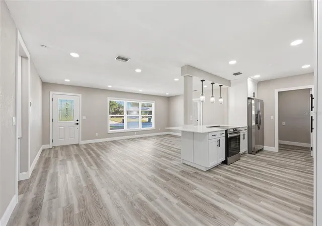 Photo 4 of Single family home for sale at 1817 Hunt Ln, Clearwater, FL 33764 | MLS# TB8491229 | Listing updated on 2026-09-22