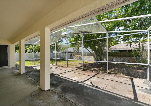 Photo 3 of Single family home for sale at 2518 Maywood St, Eustis, FL 32726 | MLS# O6394555 | Listing updated on 2026-09-24