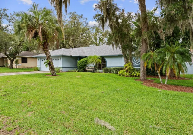Photo 4 of Single family home for sale at 7710 Nature Trl, Lakeland, FL 33809 | MLS# TB8491896 | Listing updated on 2026-09-30