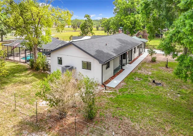 Photo 4 of Single family home for sale at 216 Corbett Rd, Lithia, FL 33547 | MLS# TB8492033 | Listing updated on 2026-10-06