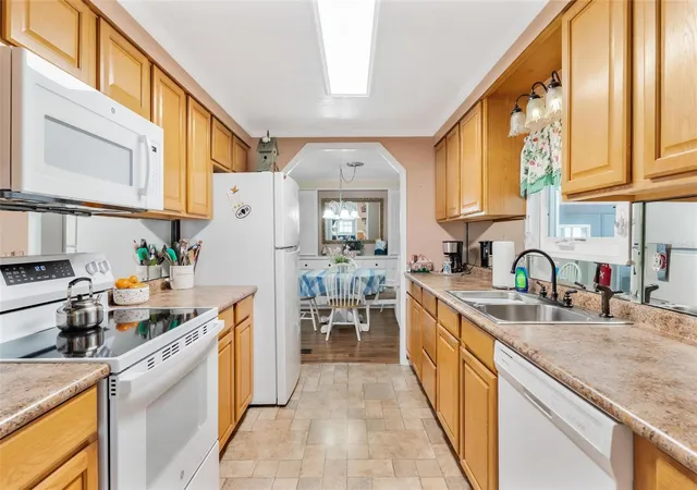 Photo 2 of Manufactured home for sale at 2470 Karen Dr, Mount Dora, FL 32757 | MLS# G5110355 | Listing updated on 2026-09-10