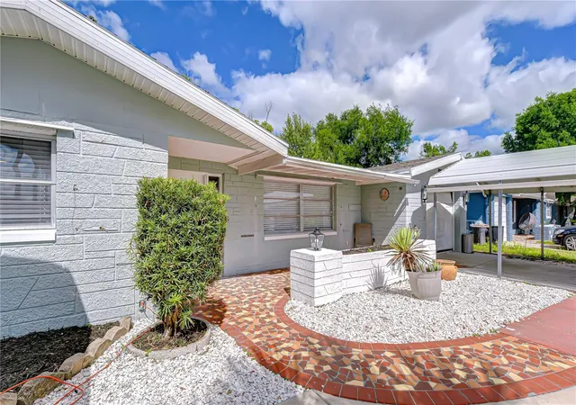Photo 3 of Single family home for sale at 10901 Oldham Rd, Port Richey, FL 34668 | MLS# W7884405 | Listing updated on 2026-09-25