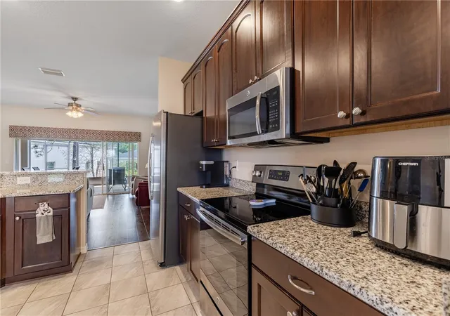 Photo 4 of Single family home for sale at 27118 Roanoke Dr, Leesburg, FL 34748 | MLS# G5110376 | Listing updated on 2026-10-23