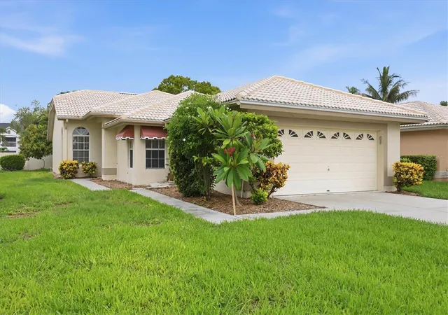 Single family home for sale at 4738 Dundee Dr, BRADENTON, FL 34210 | MLS# A4688389
