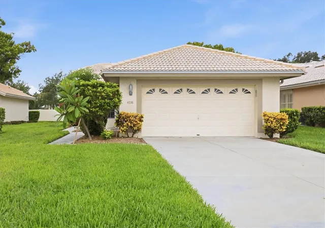 Photo 3 of Single family home for sale at 4738 Dundee Dr, Bradenton, FL 34210 | MLS# A4688389 | Listing updated on 2026-09-13