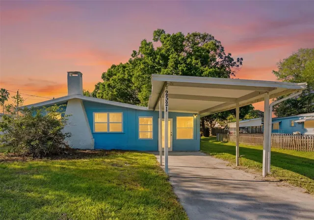 Photo 1 of Single family home for sale at 2521 Highland Acres Dr, Clearwater, FL 33761 | MLS# TB8493726 | Listing updated on 2026-09-22